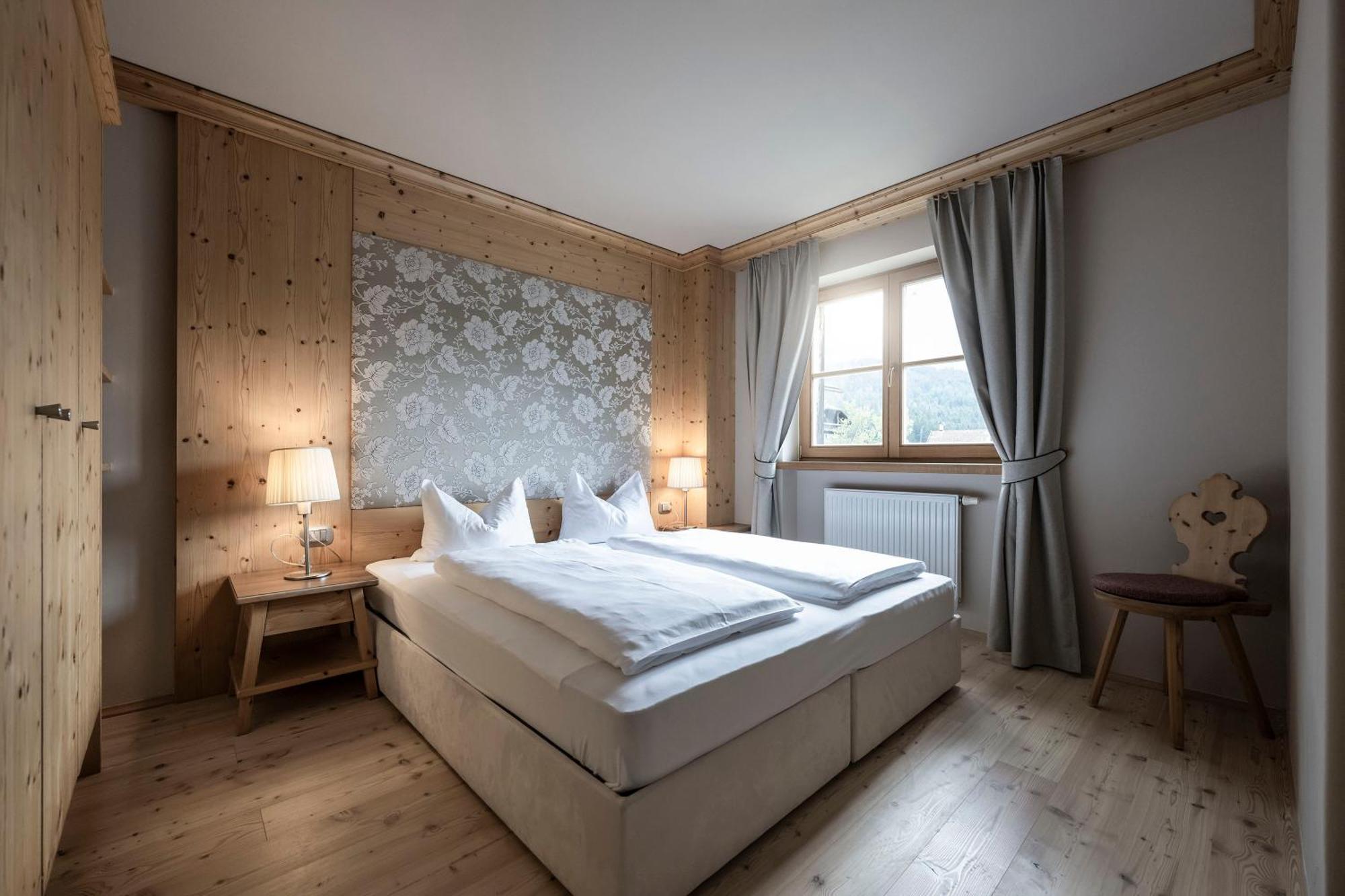 Post Alpina - Family Mountain Chalets San Candido Kültér fotó