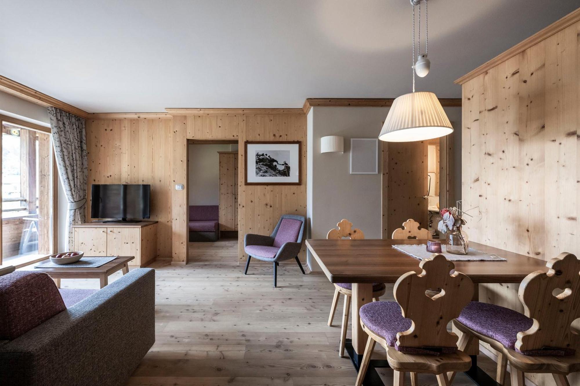 Post Alpina - Family Mountain Chalets San Candido Kültér fotó