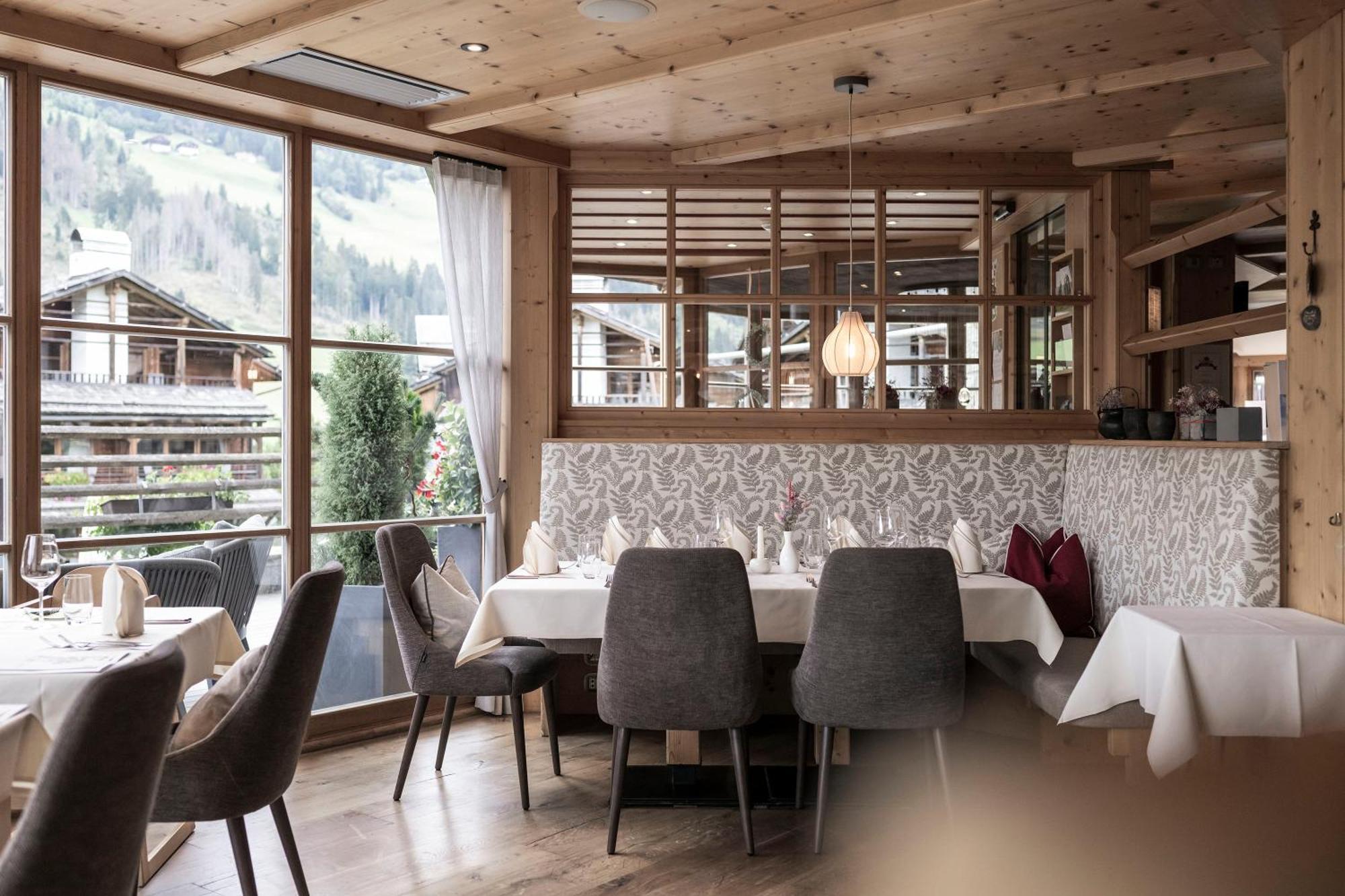 Post Alpina - Family Mountain Chalets San Candido Kültér fotó