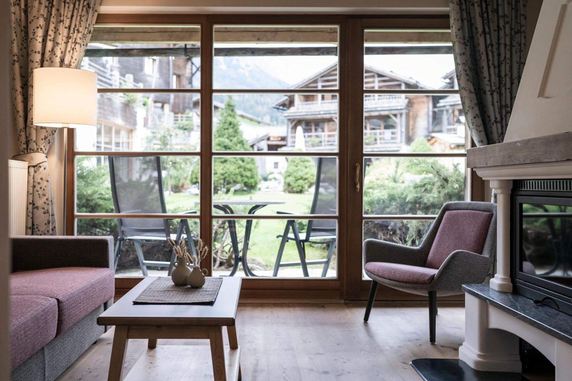 Post Alpina - Family Mountain Chalets San Candido Kültér fotó