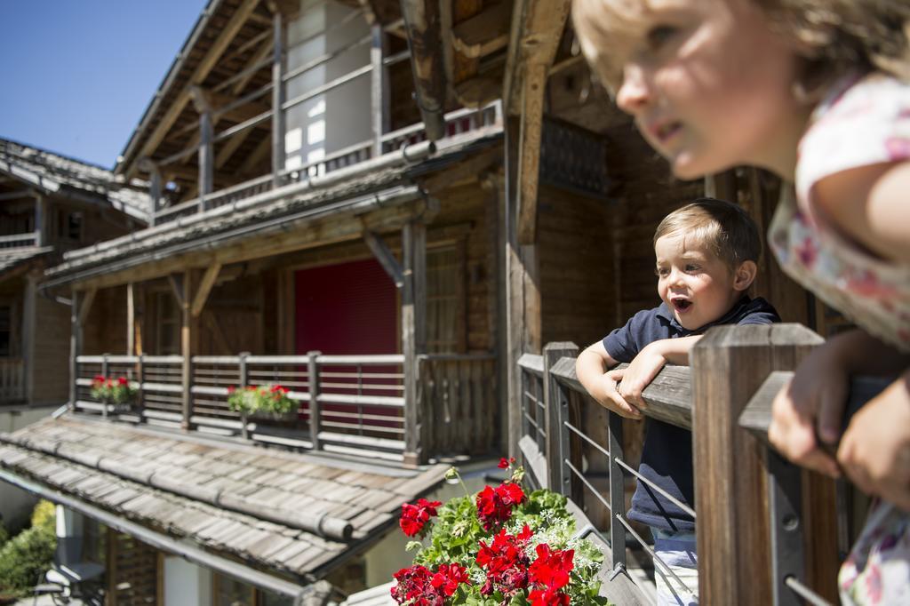 Post Alpina - Family Mountain Chalets San Candido Kültér fotó
